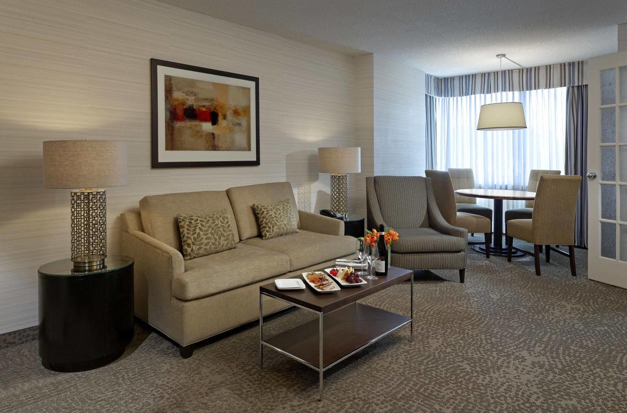 Cambridge Suites Toronto Esterno foto